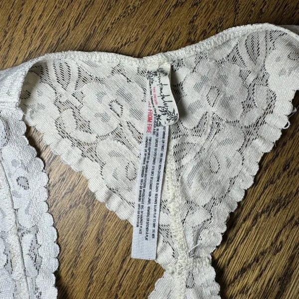 Free People Lacy Racerback Bralette Size Small - Image 3