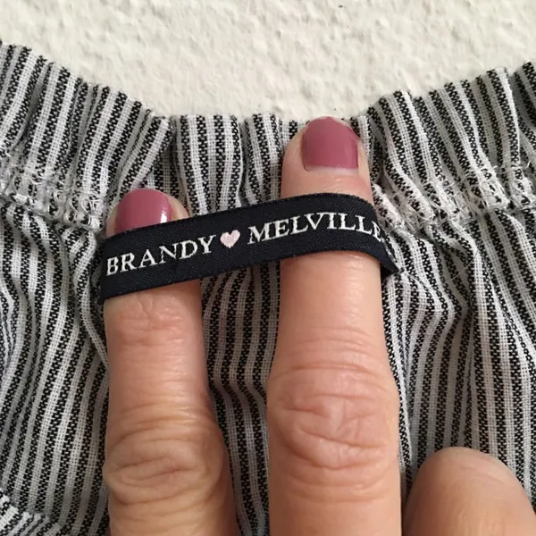 Brandy Melville off the shoulder crop top S‎ - Image 7