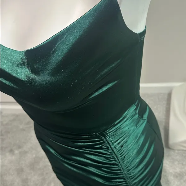 Windsor emerald‎ green long evening gown with side slit size small - Image 2
