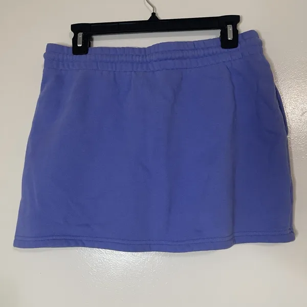 ARITZIA TNA cozy boyfriend fleece purple drawstring skirt size medium - Image 4