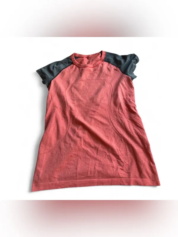 Lululemon Run: Swiftly Tech Short Sleeve Love Red Deep Coal W3033S size 10 - Image 2