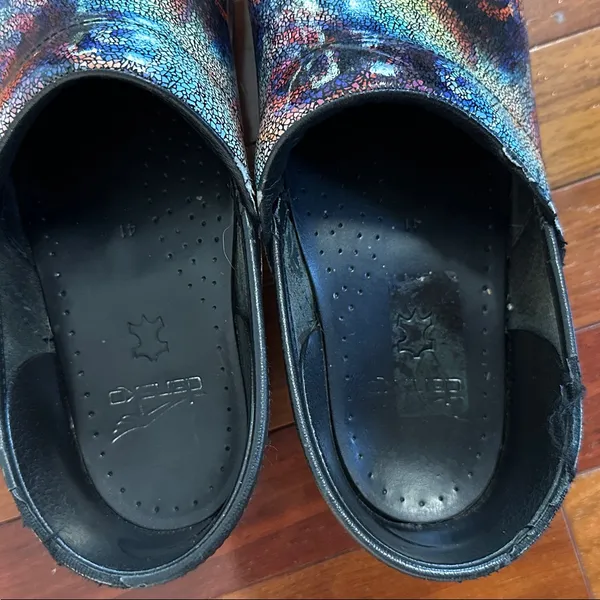 DANSKO Professional Clogs Metallic Patent Leather Abstract Colorful Artsy 41 - Image 9