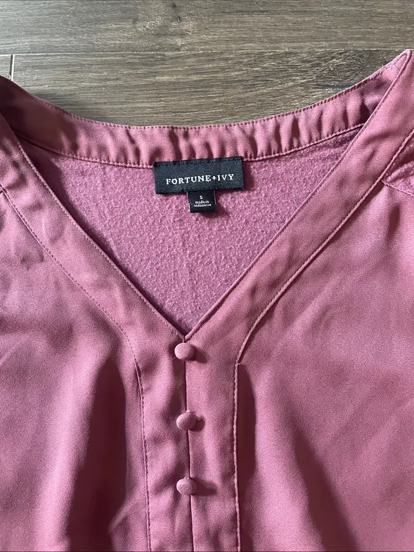 Fortune + Ivy Dusty Rose V-Neck Cap Sleeve Blouse, Size Small - Image 2