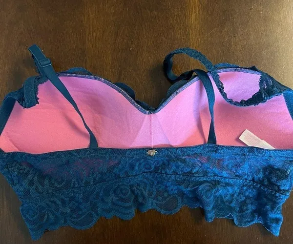 Victoria's Secret Lace Bralette Padded Medium - Image 4