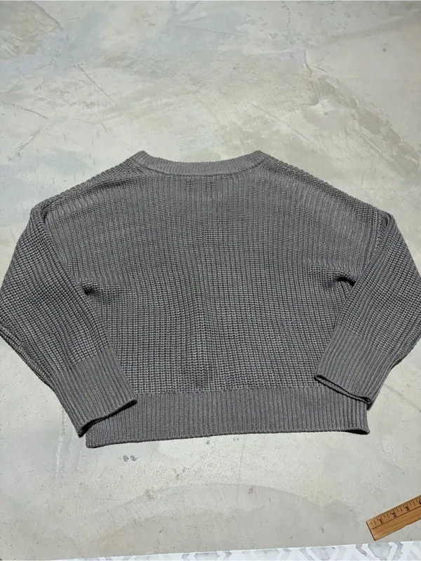 Abercrombie & fitch Cropped V-Neck knit Sweater grey taupe large - Image 9