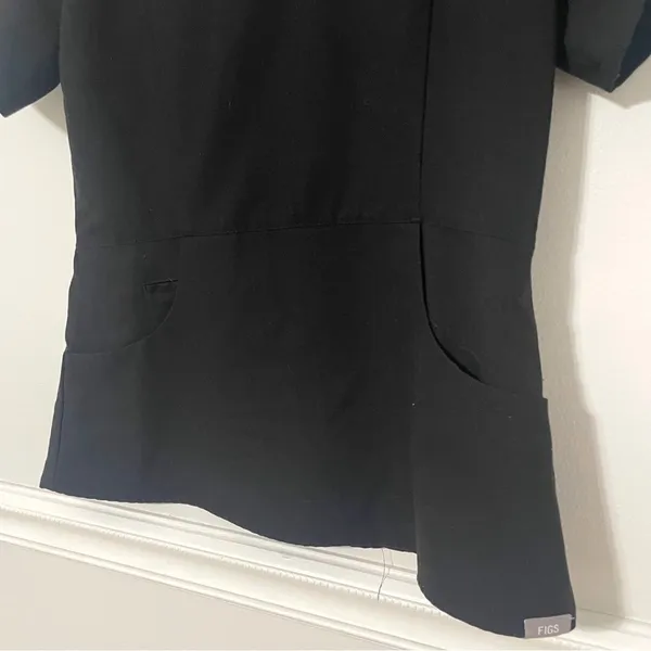 Figs • aburi black v-neck scrub top sz XS - Image 6