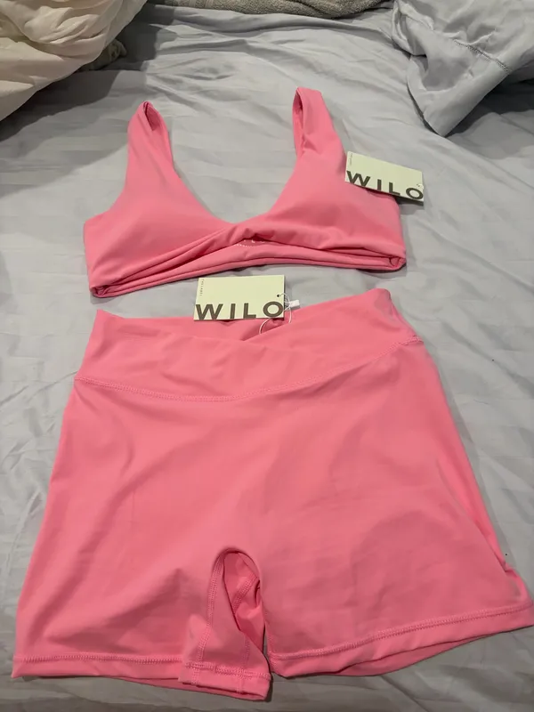 Pink WILO workout set - Image 2