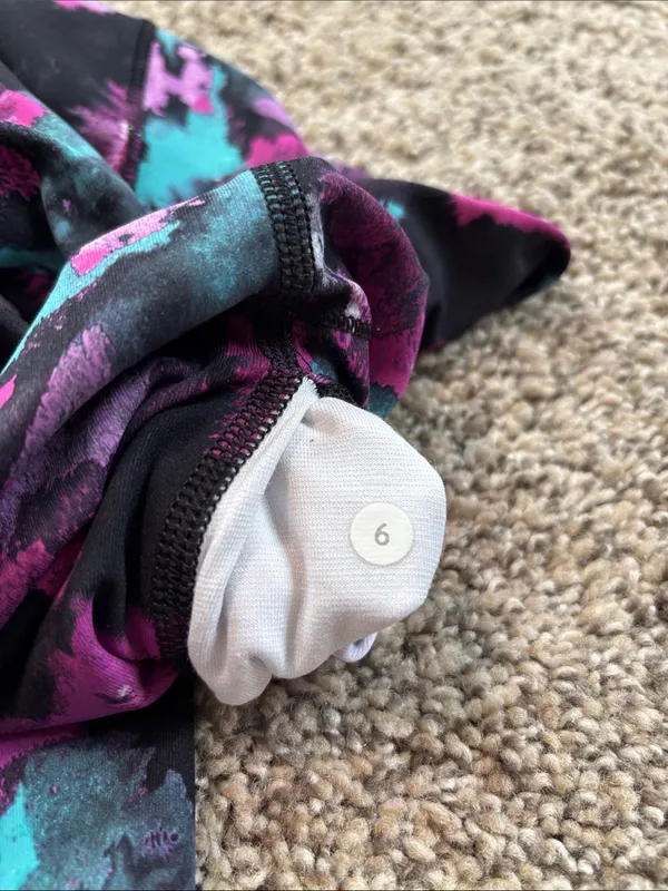 Lululemon Leggings size 6 (30”) - Image 5