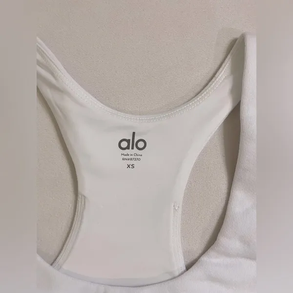 NWT Alo Yoga Scoop Neck Sweatshirt Bra White Size XS - Image 8