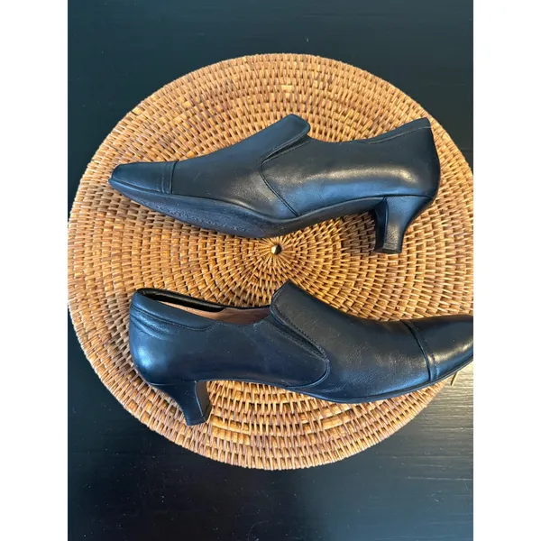 BeautiFeel Black Leather Cap Toe Kitten Heel Loafers‎ Shoes Womens Size 40 - Image 7
