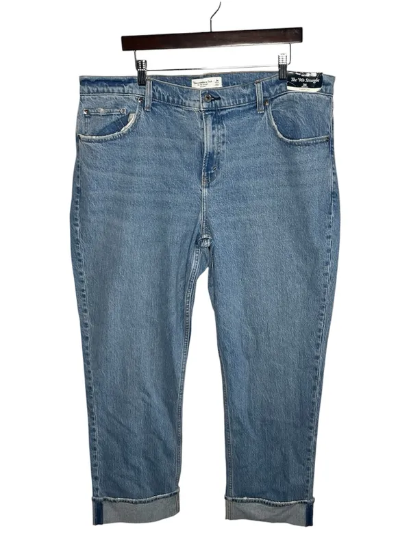 NEW Abercrombie & Fitch Curve Love 90s Straight Mid Rise Cuff Hem Jeans - Image 3