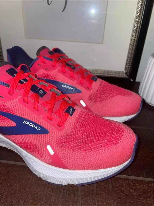 Brooks Launch GTS 9 Running Sneakers Size 8 - Image 2