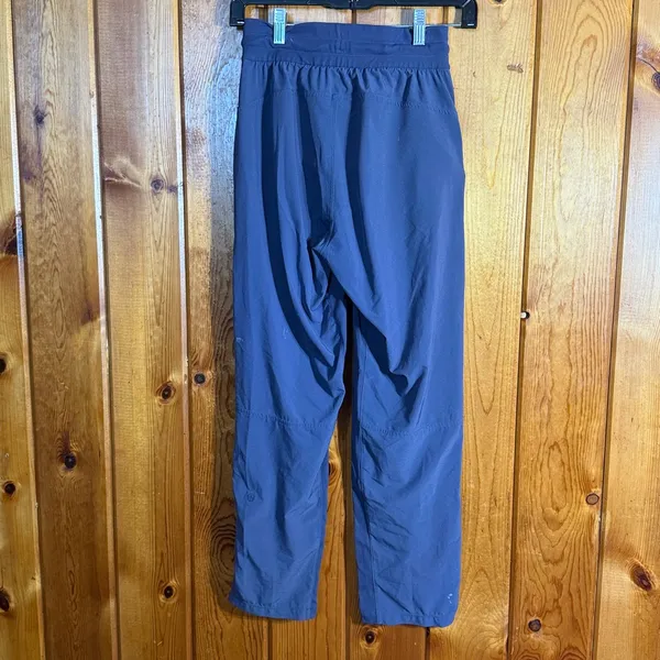Lululemon Beyond the Studio High Rise Crop Size 2 dance studio pants night sea - Image 6