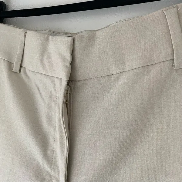 H&M Tapered Leg Slacks Light Beige Size 6 - Image 4