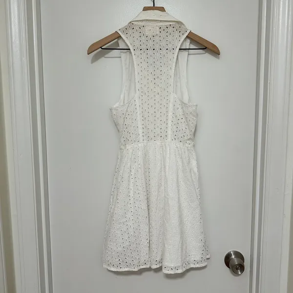 Black Poppy | White Eyelet Lace Sleeveless‎ Button Front Mini Dress, Size M - Image 3