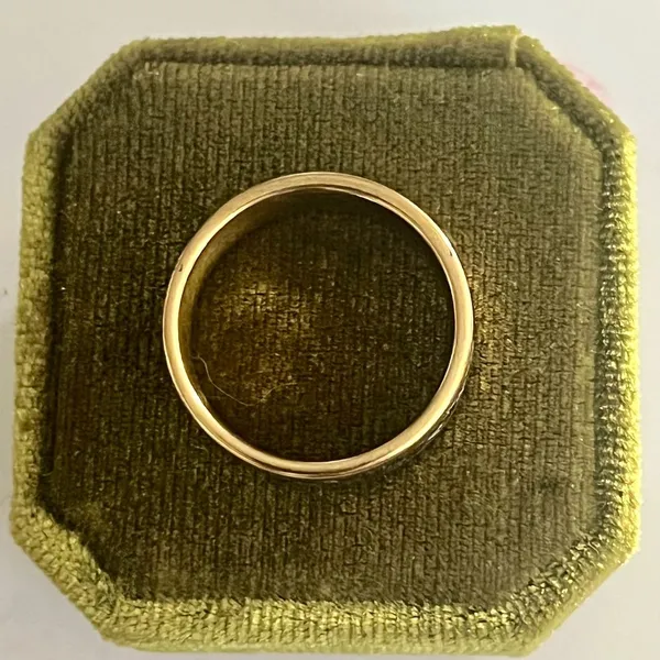 Geometric Pattern Band Ring Gold Plated 8mm Band Size 10 - Image 3