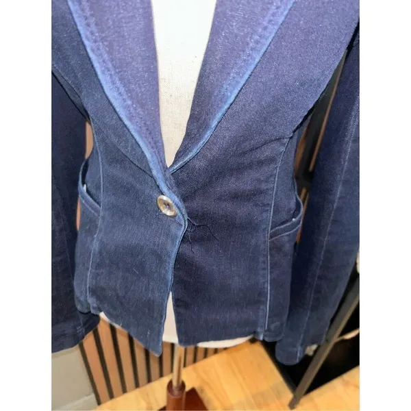 White House black market blue jacket blazer size 4 stylish form fitting ￼ - Image 2
