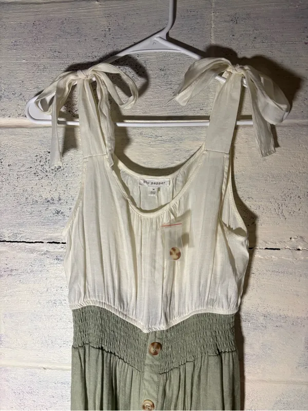 Blu Pepper Asymmetrical White and Green Resort Midi Dress size M NWOT - Image 4