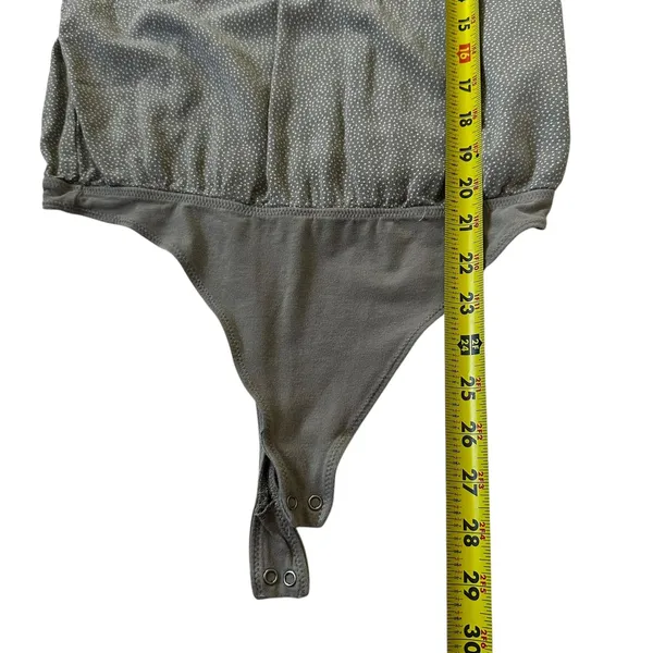 Abercrombie & Fitch Gray Dotted V-neck Bodysuit Women's Top Size Medium | 2-8 - Image 4
