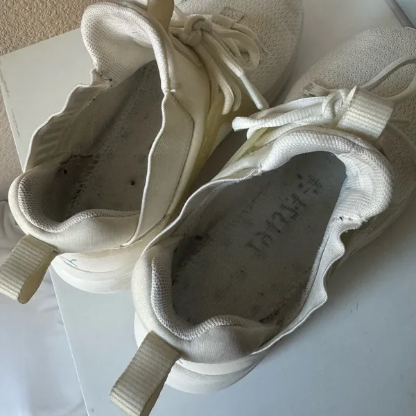 Puma Cream and Blue Running Shoes - Image 5
