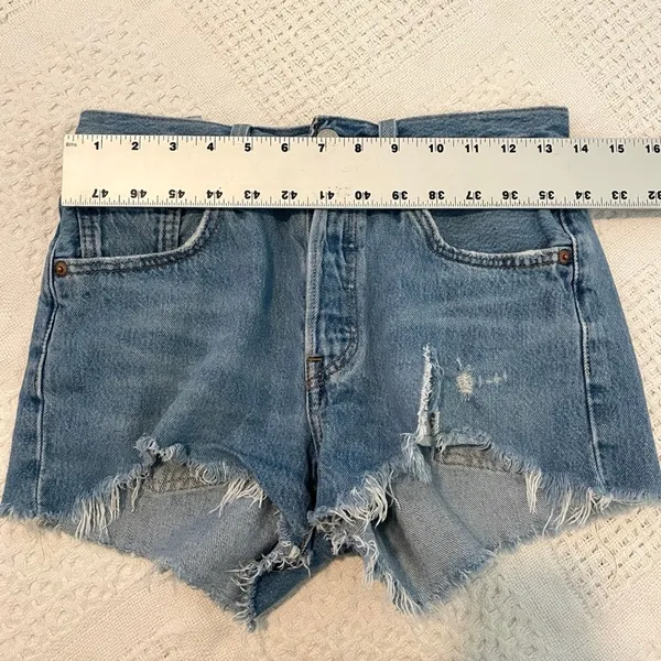 Levi's 501 25 button fly jean shorts distressed cut offs SH2 3569 - Image 3