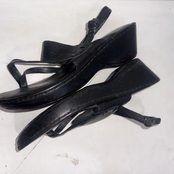 Born Leather Classic Minimalist Boho Wedge Heel Black Strappy Sandals Size 9 - Image 8
