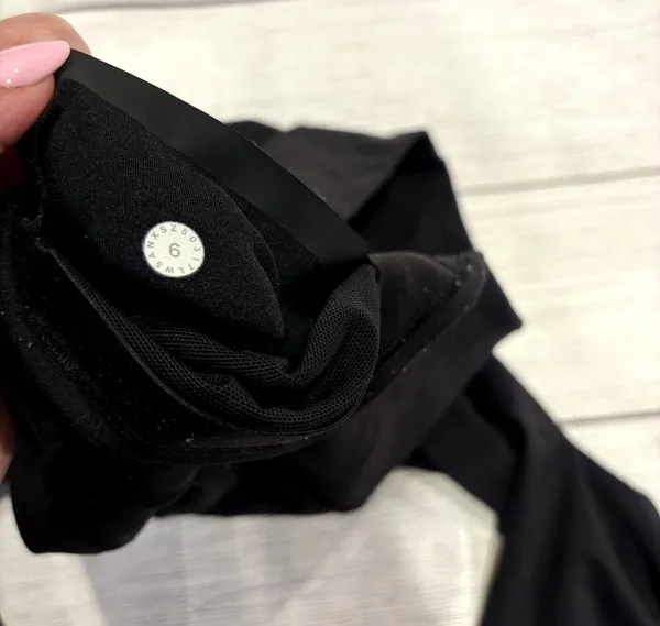 Lululemon In Movement 7/8 Tight Everlux 25" Black Legging Women Size 6 - Image 5