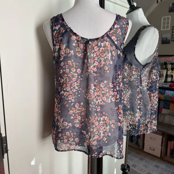 Maurice’s Large Floral Top - Image 3