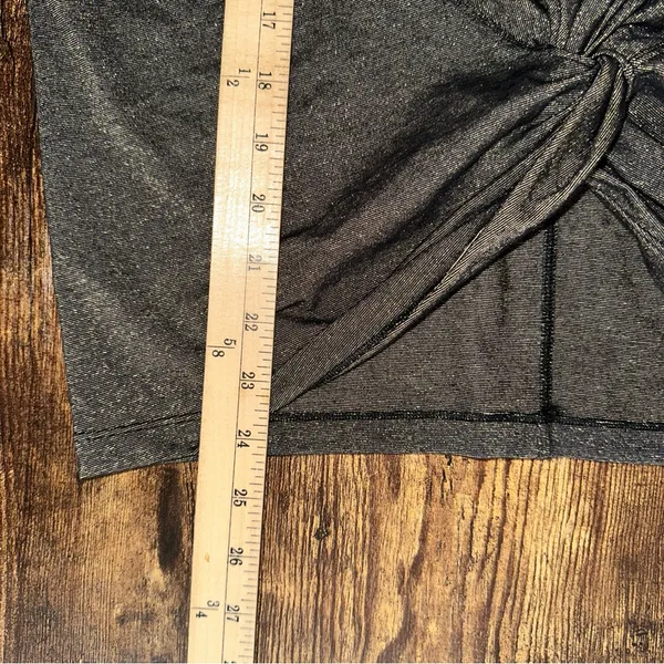 Lululemon Women's 12 Black and Gold Metallic Crescent Spark Athletic Tee Top - Image 7