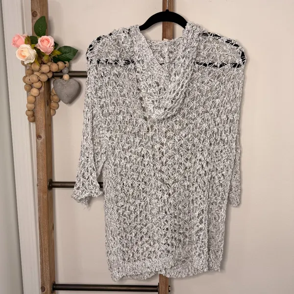 Pol Short Sleeve Black White Loose Knit Cardigan Size Medium‎ - Image 5