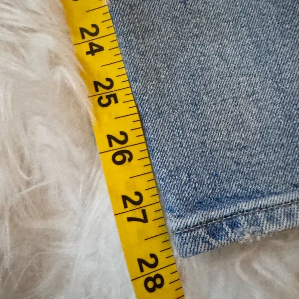 Gap (6S) High Rise Straight Leg Denim with minimal distressing - Image 8