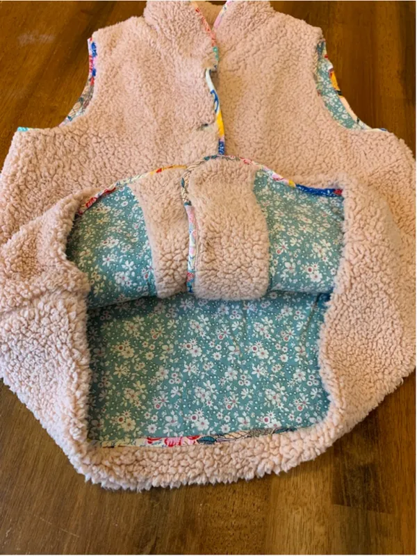 Easel Vest Large Blush pink and blue fuzzy Button Closure - Image 6