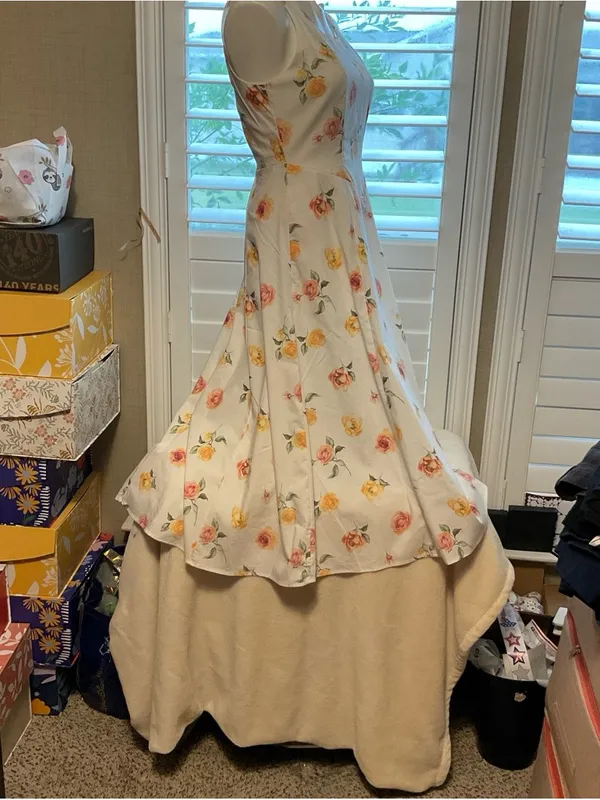 Cato White Dress with Subtle Pink Floral Detail - Image 2
