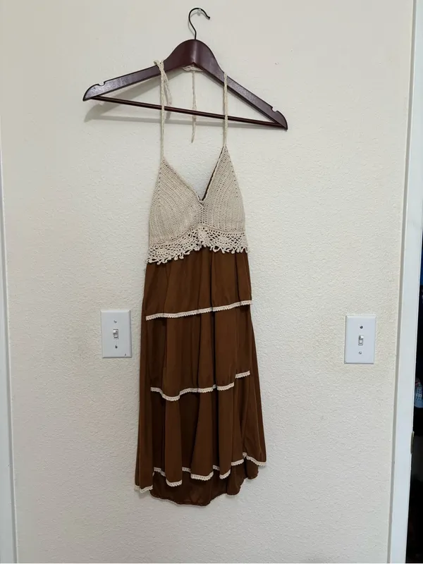 Vizio Vintage Crochet Halter Maxi Dress in Cream and Brown - Image 4