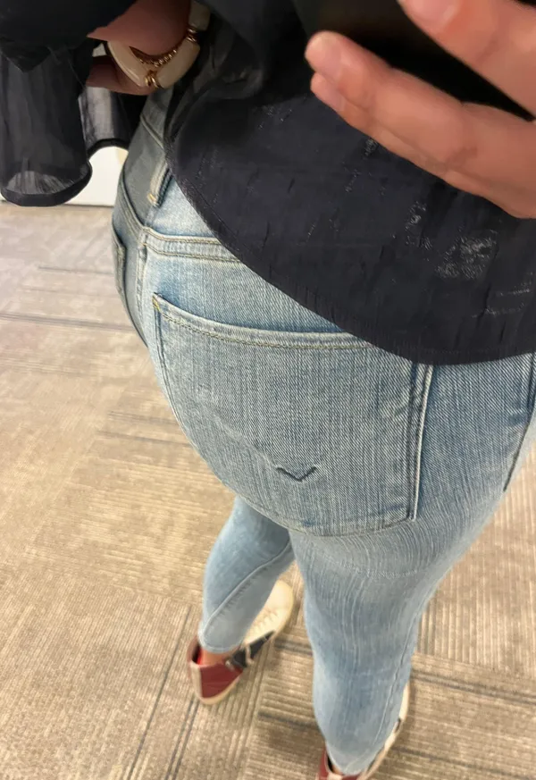 Hudson Jeans Distressed light wash Jeans - Image 4