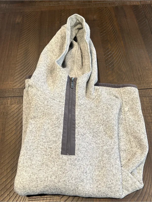 Lululemon it’s fleecing cold pullover light gray 4 women - Image 3