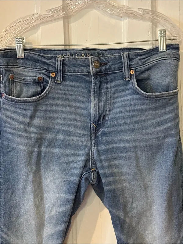 American Eagle Outfitters Light Blue Jeans 32x30 - Image 2