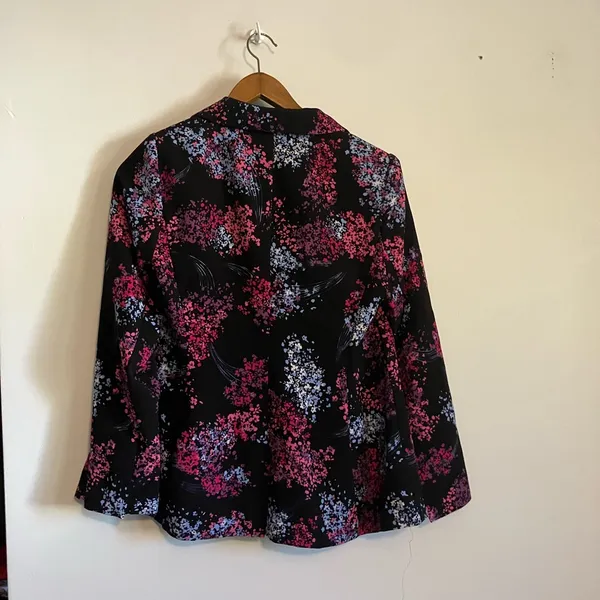 Lane Bryant Crepe "The Bryant" Black Pink Floral Blazer - Image 8