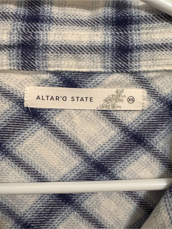 Altar’d State‎ Blue Plaid Cropped Button Front Flannel XS - Image 2