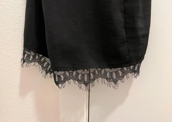 Cute black laced dress size medium - Image 4