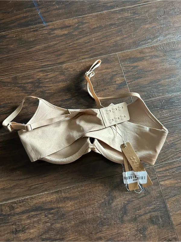 SKIMS NWT Ultimate push up plunge bra 34A Clay - Image 3