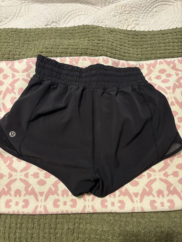 Lululemon Hotty Hot Shorts 2.5" - Image 2