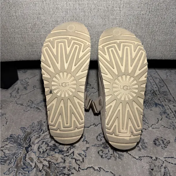 Ugg Goldenstar Clogs Driftwood - Image 8