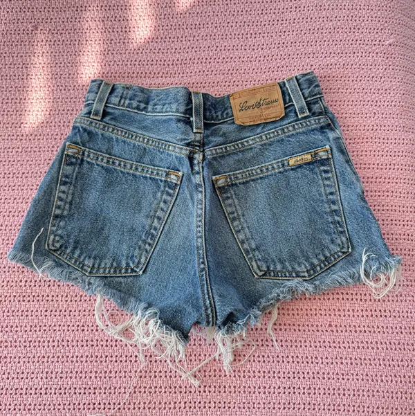 Vintage denim shorts - Image 3