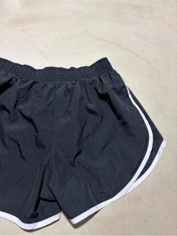 Nike Women’s Black Athletic Shorts Missouri mizzou medium - Image 10