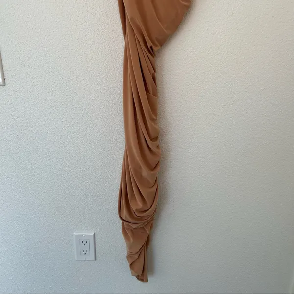 Norma Kamali Diana Gown in Nude S/36 - Image 14