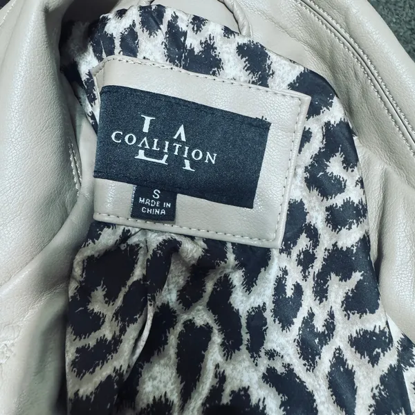 LA Coalition beige Faux Leather Double Breasted Jacket military coat sz Small - Image 5