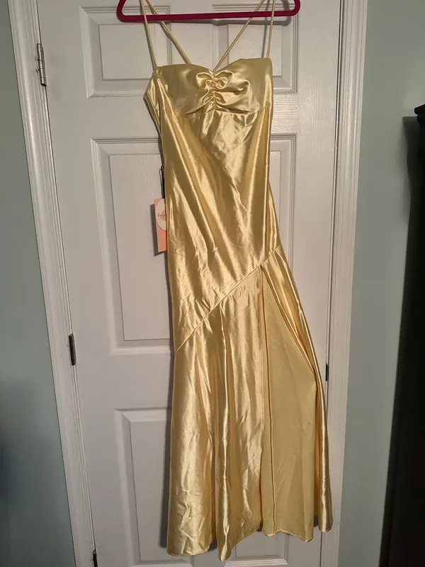 Yellow Prom Dress Size 4 - Image 4
