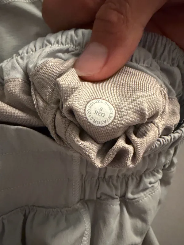 Lululemon Speed Up Shorts 2.5" - Image 4