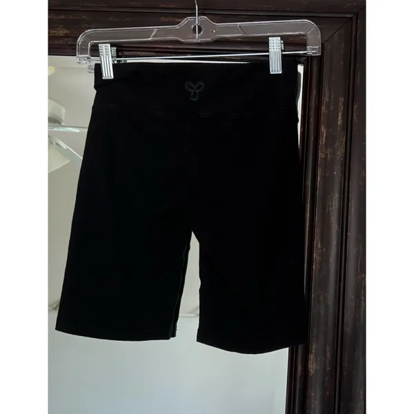 Aritzia TNA Black Biker Shorts - Image 2